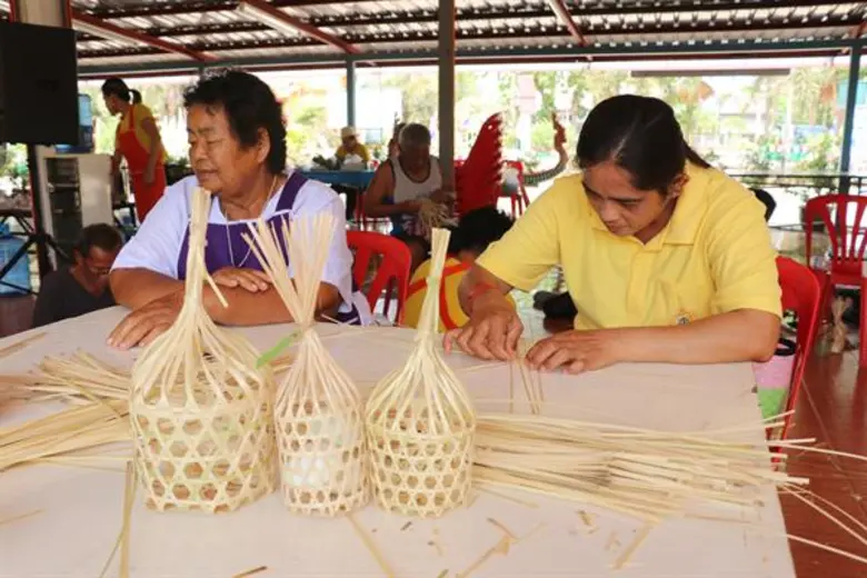 จัดโครงการสืบค้นอัตลักษณ์และพัฒนาผลิตภัณฑ์ OTOP บ้านบุ่ง อ.พรหมพิราม จ.พิษณุโลก เพิ่มคุณค่าและมูลค่า สู่ชุมชนเข้มแข็งและยั่งยืน