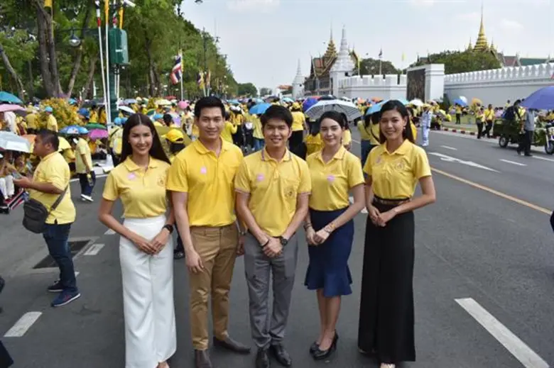 อาร์เอส กุ้ง สุธิราช นำทัพศิลปินดารา ร่วมรับเสด็จ ในหลวง ร. 10 ออกสีหบัญชร