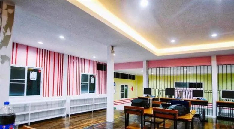 นักศึกษาสถาปัตย์ มทร.ธัญบุรี ลงพื้นที่ ซ่อมแซม ตกแต...