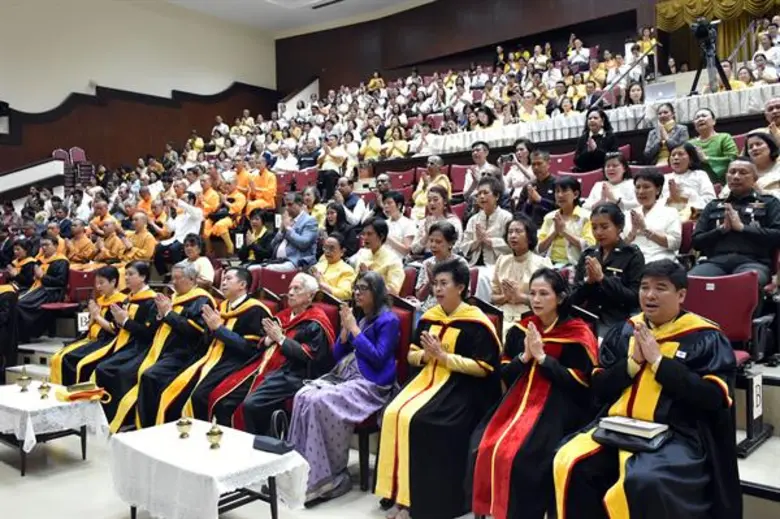 พีบีไอซี มธ. ถวายปริญญาศิลปศาสตรดุษฎีบัณฑิตกิตติมศักดิ์ สาขาอินเดียศึกษา  คนแรกของประเทศ แด่ พระครูภาวนาวิริยวัฒน์