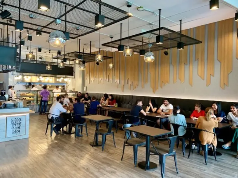 J Cafe (เจ คาเฟ่) คาเฟ่เมดิเตอร์เรเนียนสไตล์ แห่งใหม่กลางใจเมือง