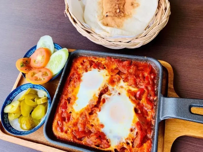 J Cafe (เจ คาเฟ่) คาเฟ่เมดิเตอร์เรเนียนสไตล์ แห่งใหม่กลางใจเมือง