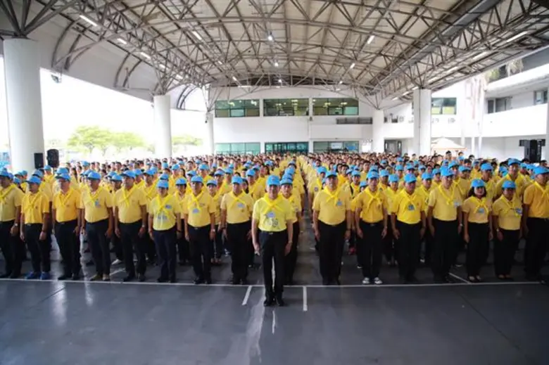 ผู้บริหารระดับสูงพร้อมด้วยพนักงานจิตอาสาท...