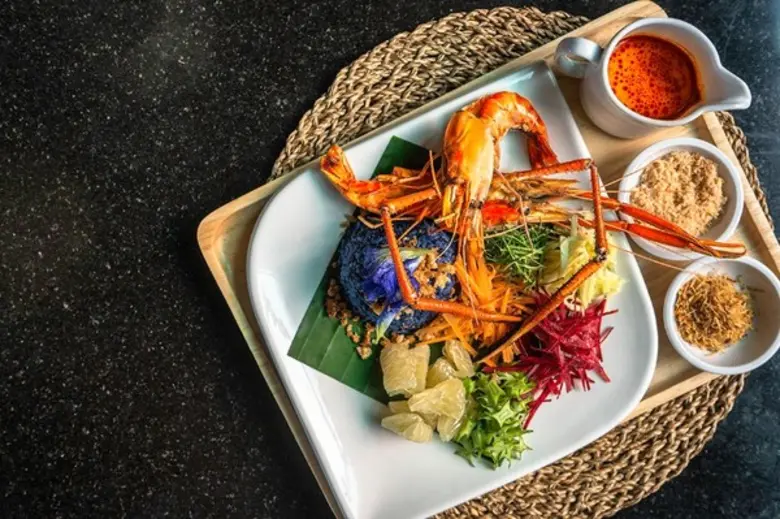 มาสัมผัสกับเมนูที่ทางเชฟใหญ่ของห้องอาหาร ...