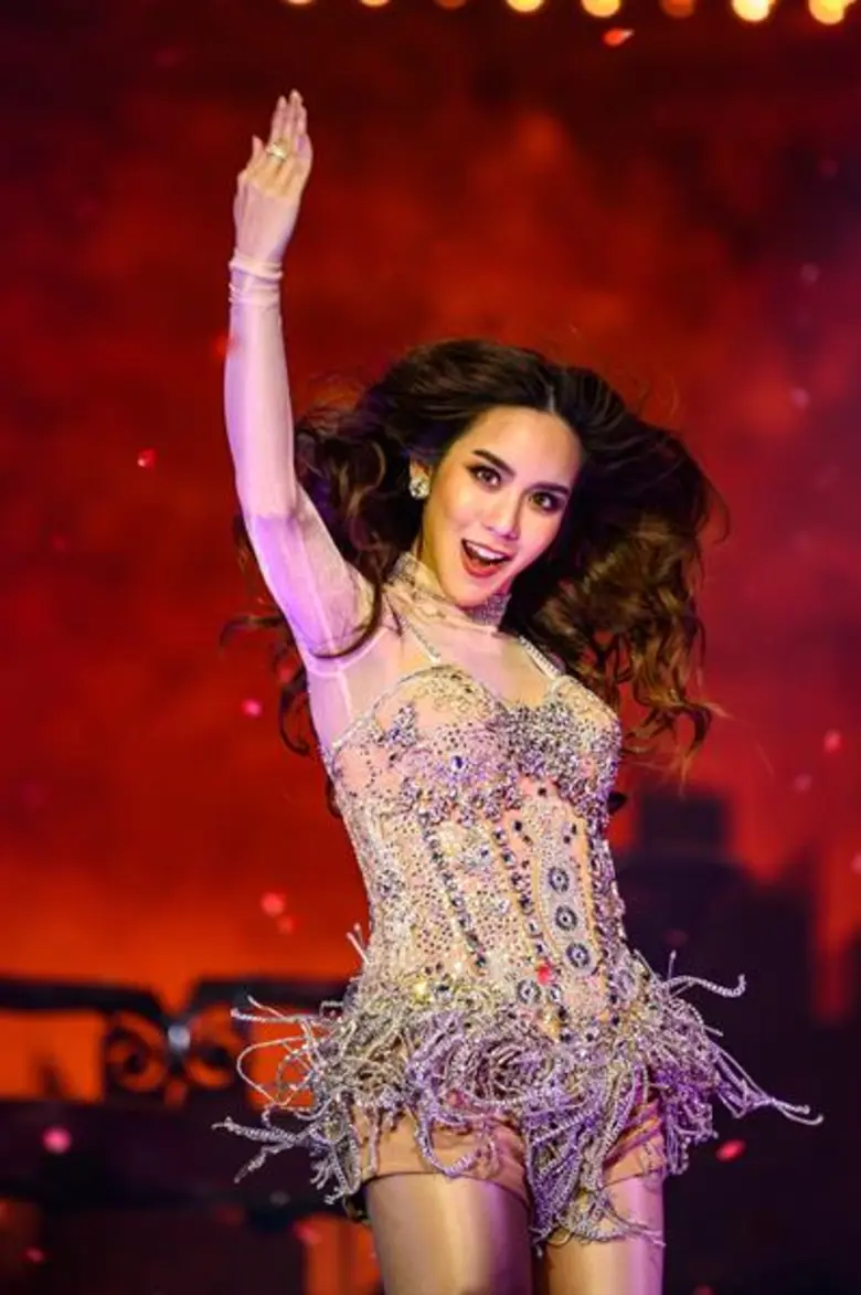 องค์แม่ประทับ!!! “ขนมจีน-หวาย” ฟาดสุดตัว ดวลลิปซิ้งเดือดใน “LIP SYNC BATTLE THAILAND SEASON 2”