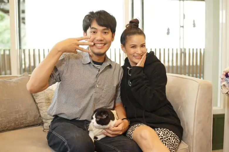 กอดกันกลม “อ๋อง” เปิดตัวที่รัก “โทอิค” ครั้งแรก ในรายการ “ชีวิตติดแมว” วันอาทิตย์ที่ 26 พ.ค. นี้