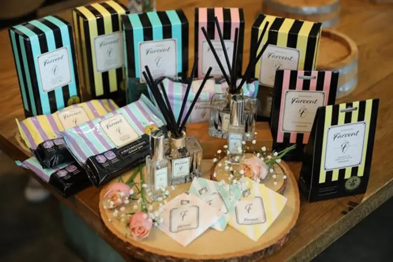 ฟาร์เซ็นท์ เปิดตัว LES PARFUMS DE FARCENT ไลน์น้ำหอมปรับอากาศระดับพรีเมี่ยม ดื่มด่ำกับความหอมสดชื่นของหมู่มวลดอกไม้และธรรมชาติในแบบที่ใครก็เข้าถึงได้