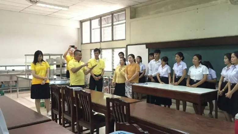 ผู้ช่วยศาสตราจารย์ ดร.โชติ เนืองนันท์ คณบ...