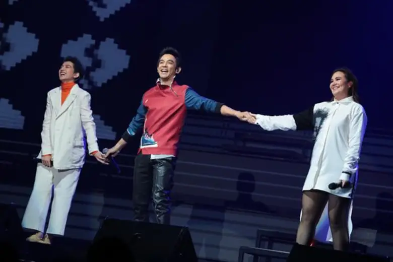 สาสมใจวัยรุ่นยุค 90'sกว่าหมื่นห้าพันคนที่...