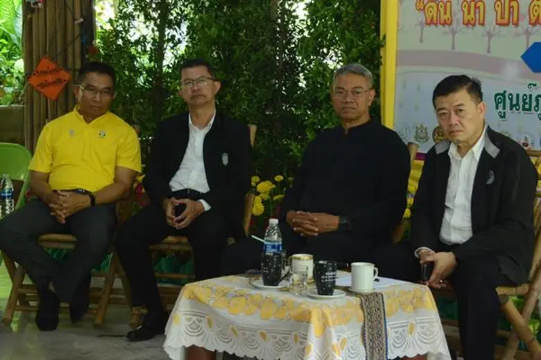 นายวิวัฒน์ ศัลยกำธร รัฐมนตรีช่วยว่าการกระ...