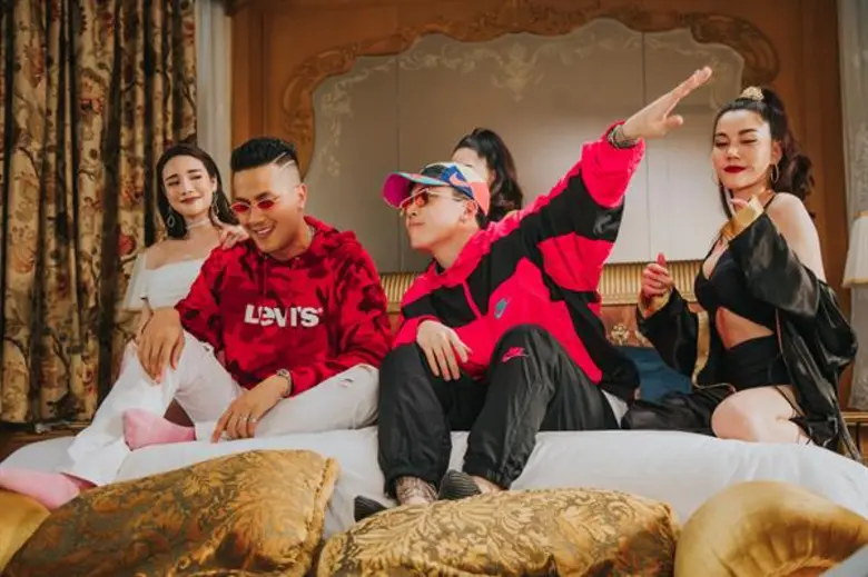 ป๊อก เป้ จัดหนักชุดใหญ่สวมคาบบทคนสวนอยากรวยเล่นที่เผลอแปลงเป็นเจ้านายแทน “น้าเน็ก”