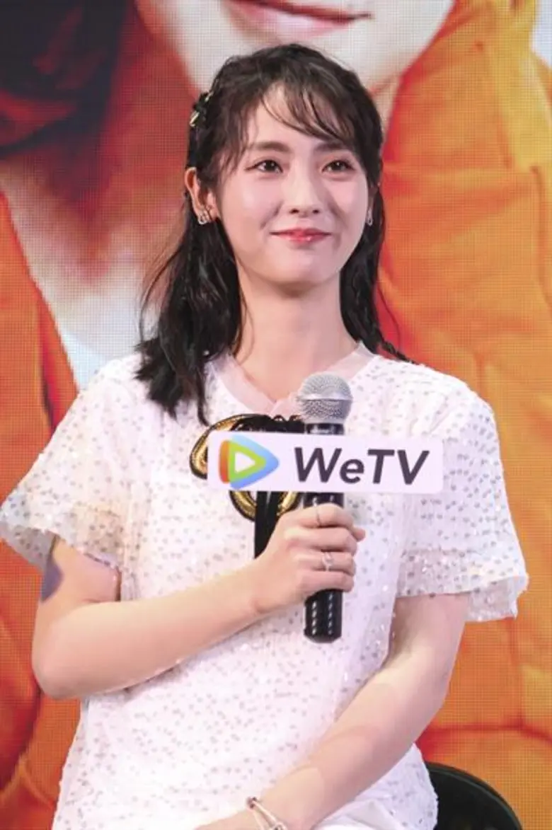 WeTV ตอบรับกระแสความสำเร็จซีรี่ย์สุดฮิต “อุ่นไอในใจเธอ” (Put Your Head On My Shoulder) จัดงานแฟนมีตติ้งให้กับแฟนชาวไทยสุดเอ็กซ์คลูซีฟ กระทบไหล่คู่พระ-นางแบบใกล้ชิด