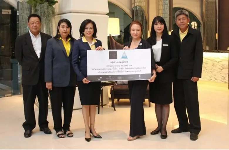 มาริสา สุโกศล หนุนภักดี (ที่ 3 ขวา) รองปร...