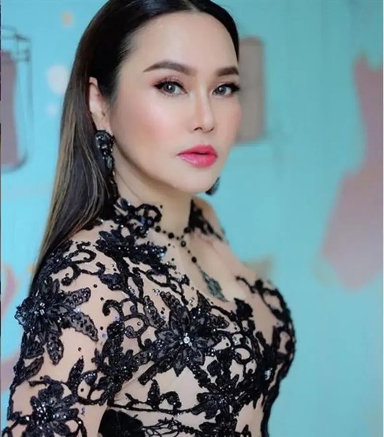 Gossip News: ใหม่-เจริญปุระ ชวน นักร้องรุ่นน้อง ขนมจีน-กุลมาศ ร่วมงานงานทอล์คโชว์ครั้งแรกของคุณแป้ง-นวลพรรณ ล่ำซ่ำ แห่งเมืองไทยประกันภัย