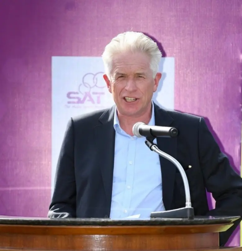 มร. มาร์ค ลิคเท่นไฮน์ ประธานบริหาร เลดี้ส...