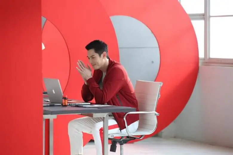 หนึ่งวันกับ “กันต์” โชว์พลังความฟิต เต็ม 100 ภารกิจ  ด้วยสก๊อต 100 ซุปไก่สกัดสูตร 100% ขนาด 100 มิลลิลิตร