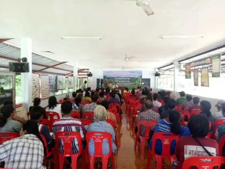 นายพันลภ เอี่ยมสวัสดิ์ เกษตรอำเภอแก่งกระจ...