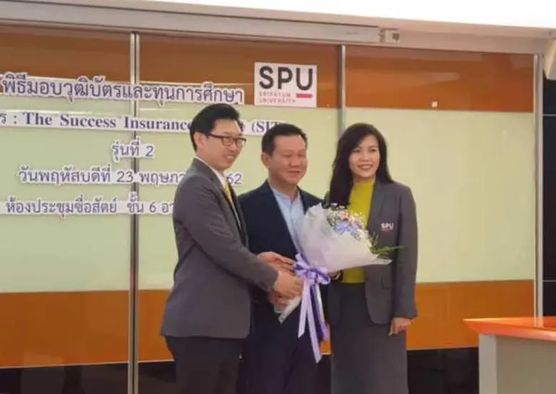 6 นศ.เก่ง คณะบริหารธุรกิจ ม.ศรีปทุม ผ่านก...