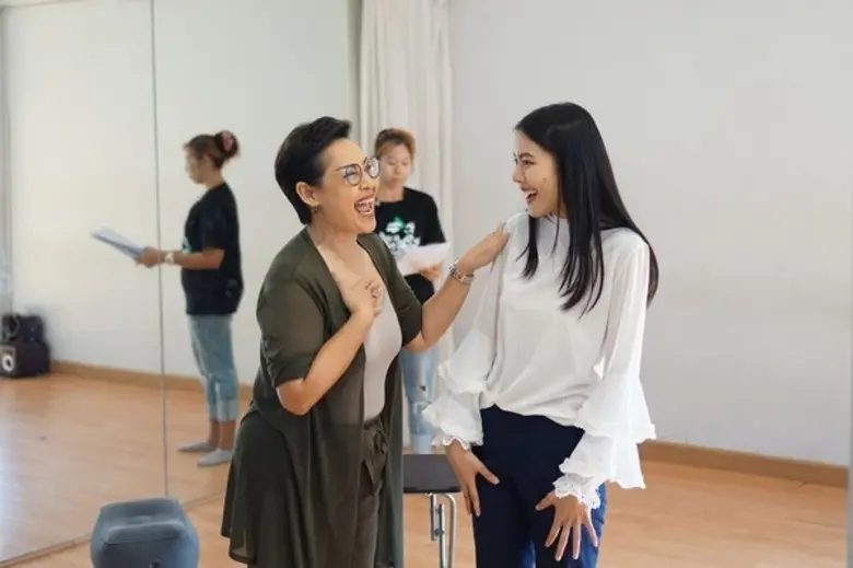 ดรีมบอกซ์ ภูมิใจเสนอ ละครเพลงโรแมนติก คอม...