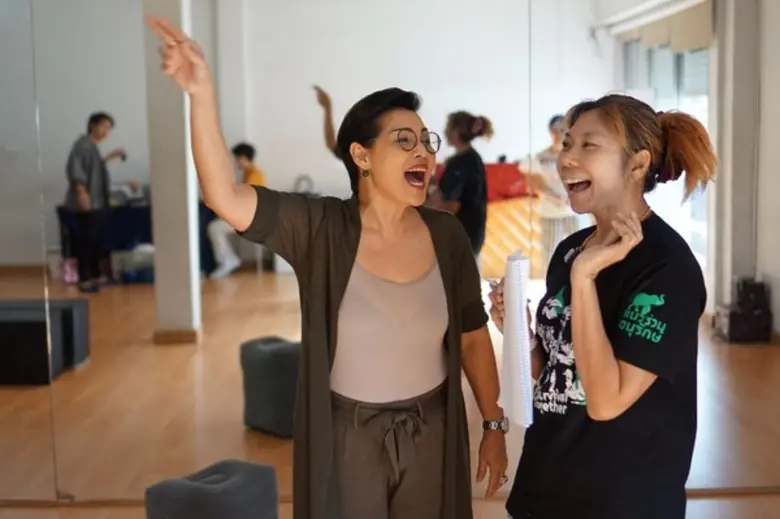 ภาพซ้อมการแสดง ของ ม.ล.ขวัญทิพย์ เทวกุล หนึ่งในนักแสดงละครเวที นางฟ้า เดอะ มิวสิคัล ดรีมบอกซ์