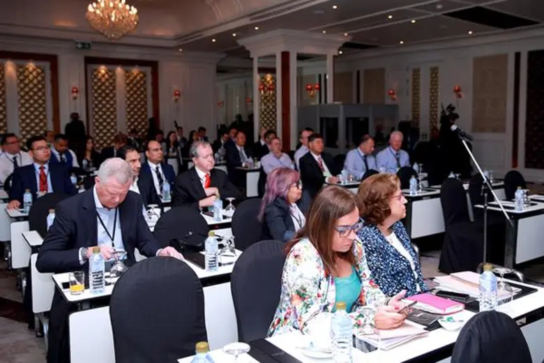 บริษัทหลักทรัพย์ คันทรี่ กรุ๊ป จำกัด หรือ...