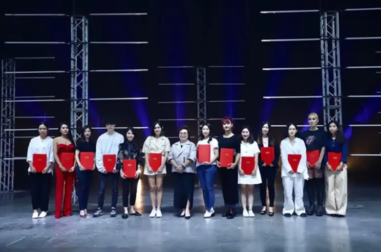 ธุรกิจแฟชั่นโตอู้ฟู่ “บุนกะ” ตอกย้ำโรงเรียนออกแบบแฟชั่น ผลิตนักออกแบบป้อนตลาดรับเทรนด์เติบโตทั้งในและต่างประเทศ เฟ้นหาไอเดียใหม่จุดประกายต่อยอดดีไซน์เนอร์ เปิดหลักสูตรรองรับดีมานด์โลกแห่งแฟชั่น