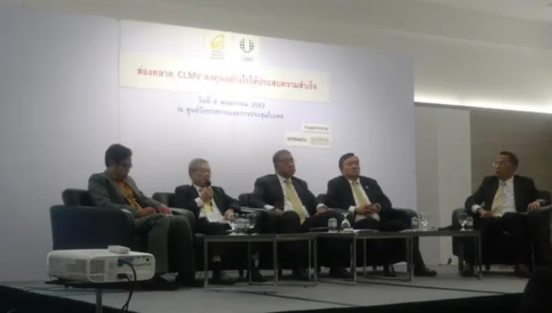 นายวิวัฒน์ จิรัฐติกาลสกุล (ที่ 2 จากซ้าย)...