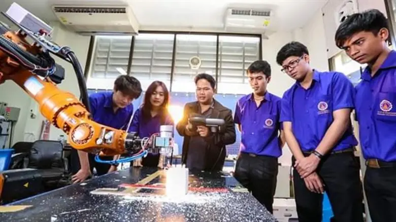 ศ.ดร.สุรศักดิ์ วงศ์รัตนชีวิน รักษาการแทนร...