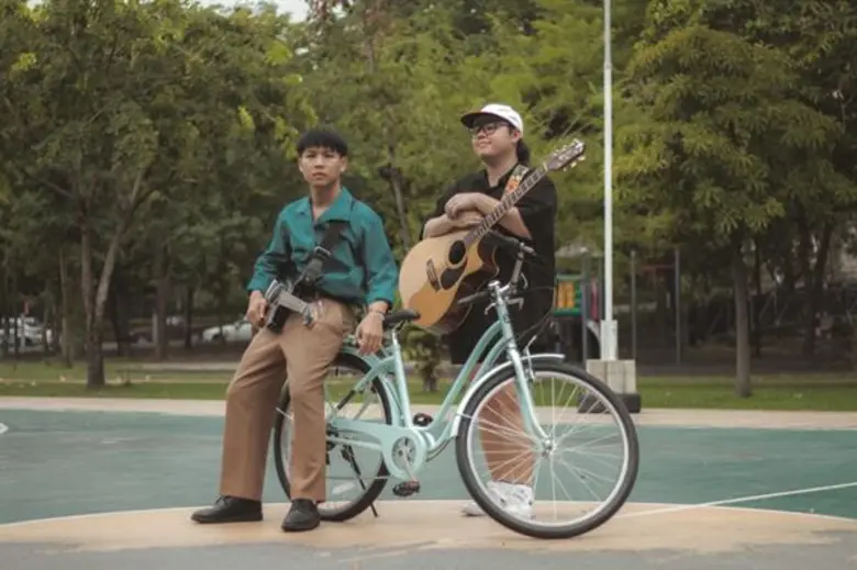 “ไม่รู้ทำไม” เพลงใหม่มาแรงมากที่สุดจาก “Whal & Dolph” ขึ้นเทรนอับดับ 1 คนฟังสูงสุดบนโลกออนไลน์ชั่วข้ามคืน