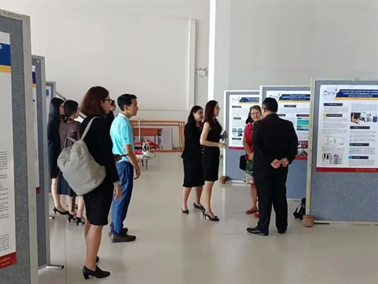 สำนักส่งเสริมวิชาการและงานทะเบียน มทร.อีส...