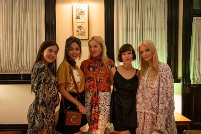 มายด์ - ลภัสลัล และ อาชิ - อาชิตา ตัวแทนสาวโคลเอประเทศไทย เสิร์ฟความคิ้วท์ ด้วยดินเนอร์ลุคเก๋