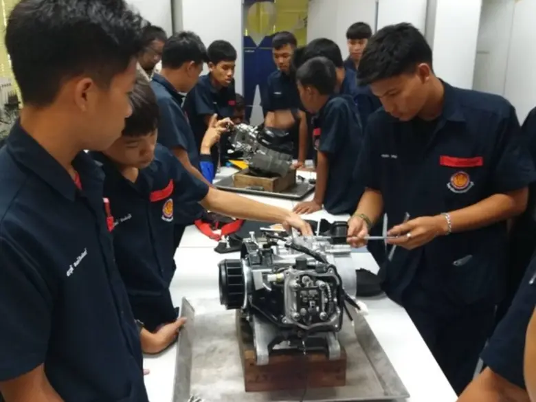 ก.แรงงาน ล็อคเป้าเทรนเด็กอาชีวะ เป็นช่างมือโปรรถจักรยานยนต์