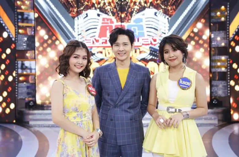 แก้มนุ่มดีนัก “โต๋-ศักดิ์สิทธิ์” โดน “ตั๊ก-ศิริพร” ขโมยหอมแก้ม!!! แถมต้องเสียน้ำตาให้ผู้เข้าแข่งขันชิงเงินล้าน