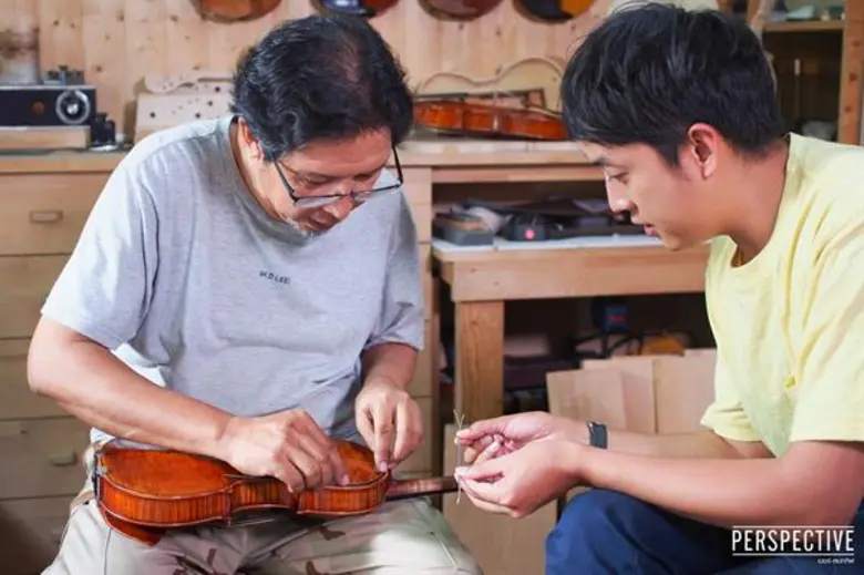 ทีวีไกด์: รายการ "เปอร์สเปกทิฟ" “อนุสิทธิ์ เรสลี” ช่างทำไวโอลินคนไทย ที่สากลยังต้องยอมรับ!!