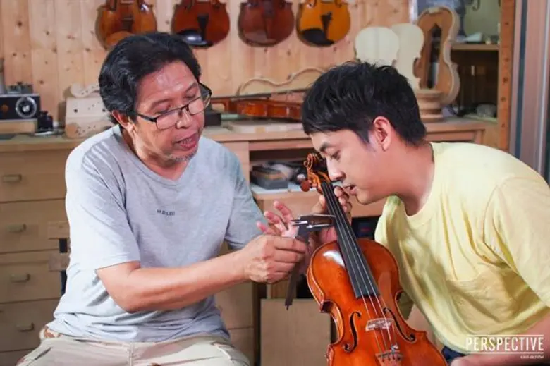 ทีวีไกด์: รายการ "เปอร์สเปกทิฟ" “อนุสิทธิ์ เรสลี” ช่างทำไวโอลินคนไทย ที่สากลยังต้องยอมรับ!!