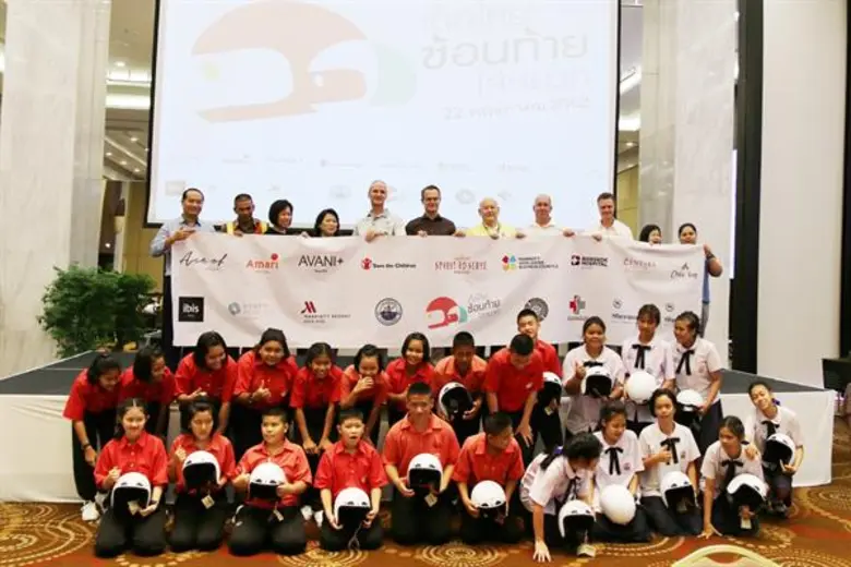 หัวหิน แมริออท รีสอร์ท และ สปา นำทีม 11 โรงแรมชั้นนำในหัวหิน บริจาคหมวกกันน็อคให้กับเยาวชนในงาน “หมวกกันน็อคเพื่อน้อง” ครั้งที่ 4