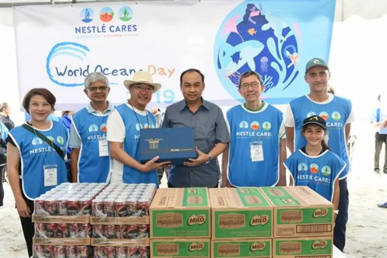 เนสท์เล่รวมพลคนรักษ์โลก ลุยเก็บขยะพลาสติกรอบชายหาด ชวนคนไทยลดละขยะพลาสติกในวันทะเลโลก “World Oceans Day”
