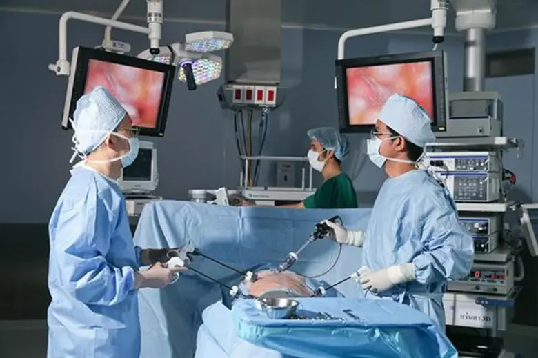 เทคโนโลยีผ่าตัดผ่านกล้องแผลเล็ก 3D รักษาถุงน้ำดีอักเสบ ลดความเสี่ยง เพิ่มคุณภาพชีวิต