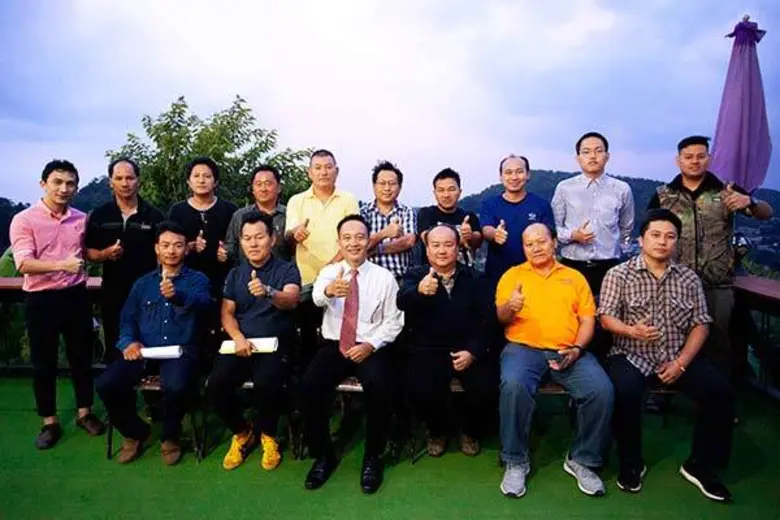 นายชัยวัฒน์ ก้องพนาไพรสณฑ์ (แถวหน้าที่ 3 ...