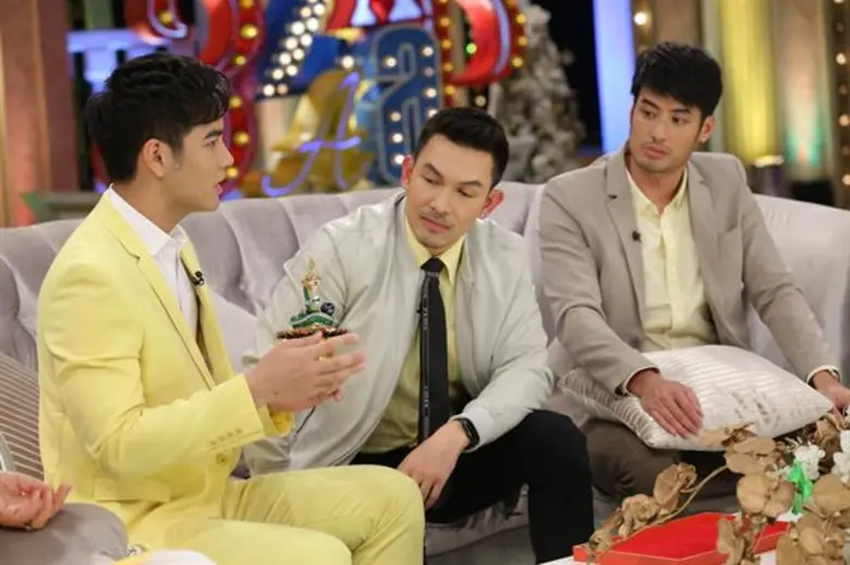 ขาวอมชมพู "อั้ม – โบ๊ท – บอย" คุยเรื่องนม...