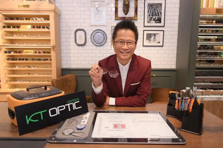 "ยุคดิจิตอล" ชีวิตของคนรุ่นใหม่ ใช้สายตาด...