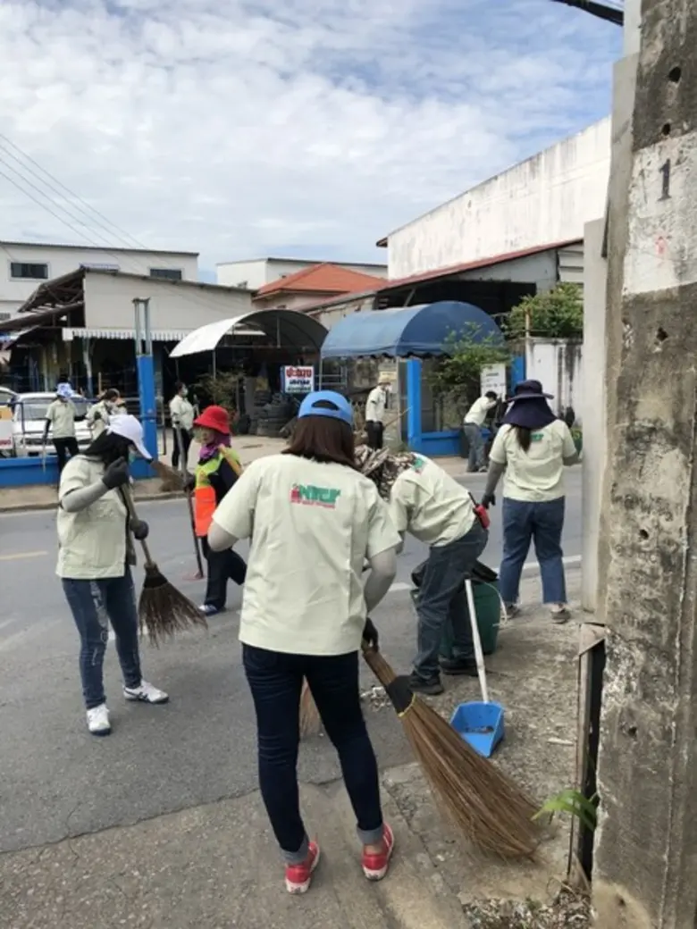 จิตอาสาชาวอินเตอร์และพี่ๆ จาก ฝ่ายรักษาคว...