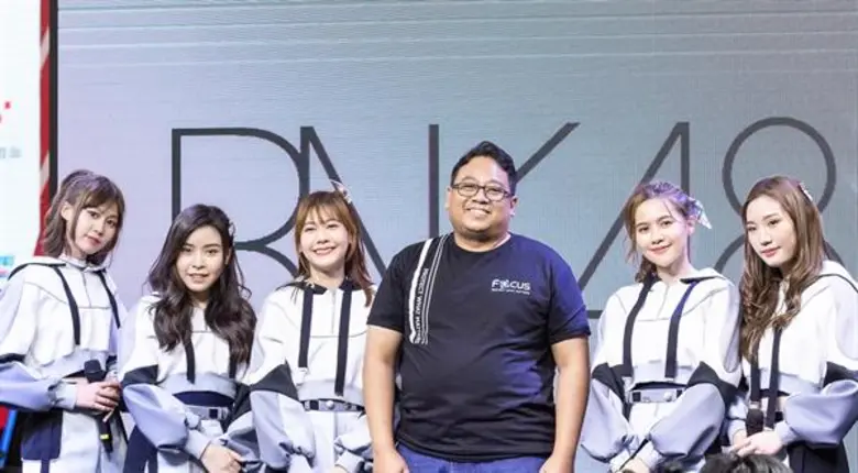 นายอมรศักดิ์ แดงแสงทอง รองประธานกรรมการฝ่...