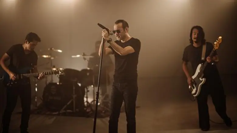 “กรรม” เพลงใหม่ “ป้าง” จี๊ดสุด โดนใจคนบาป วันเดียวแตะล้านวิว