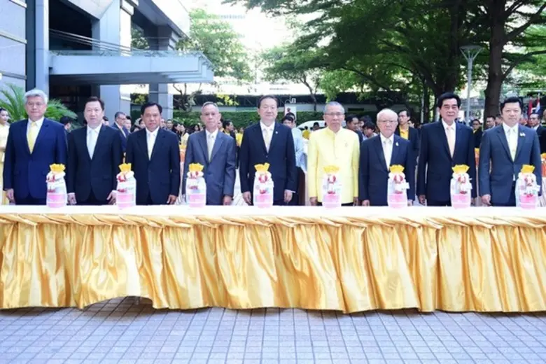 เครือเจริญโภคภัณฑ์ ร่วมเฉลิมพระเกียรติ แล...