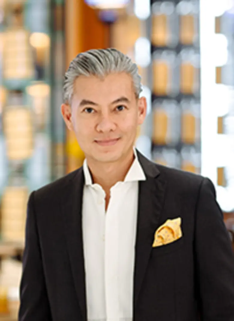 พงศกร เอี่ยมองค์ ผู้อำนวยการสถาบันนิวเคมบ...