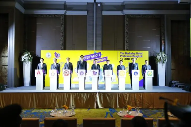 กรมส่งเสริมอุตสาหกรรม (กสอ.) จับมือ 8 มหา...