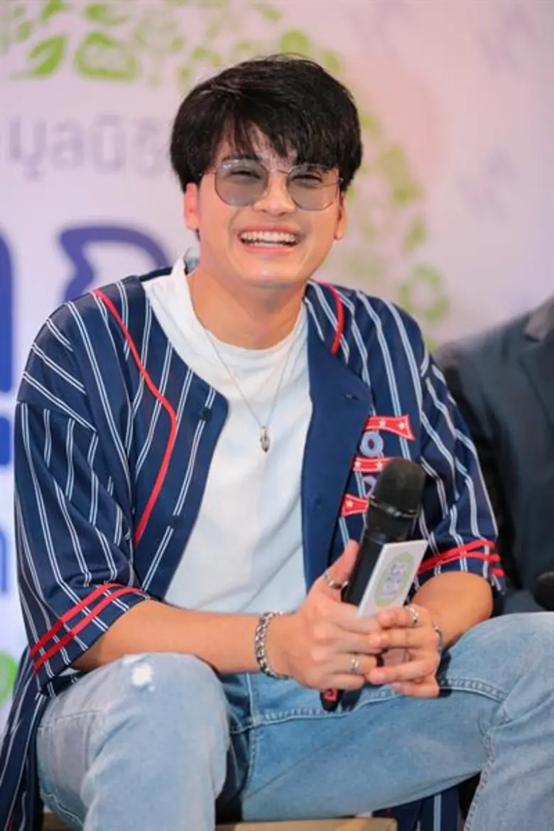 ทำเอาสยามสแควร์วันอบอวลไปด้วยความรัก เมื่...