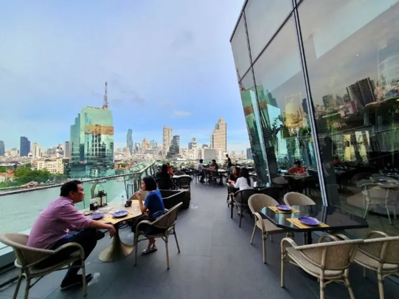 “7 Wondrous Dining” มหัศจรรย์กับสรวงสวรรค์ของนักชิม อลังการกับ 7 โซนอาหารนานาชาติที่คัดสรรมาให้ลิ้มลอง พร้อมเสิร์ฟให้ทุกคนสัมผัสแล้ววันนี้ที่ “ไอคอนสยาม” ถ.เจริญนคร