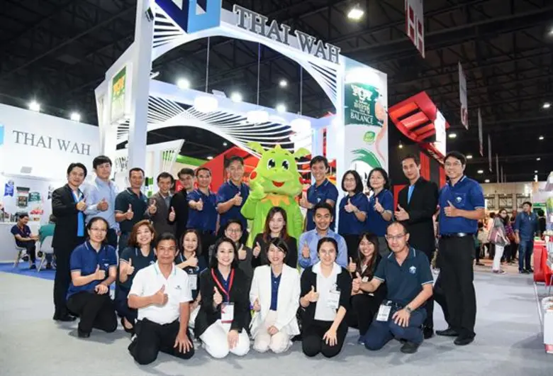 คุณโฮ เรน ฮวา ประธานเจ้าหน้าที่บริหาร และ...